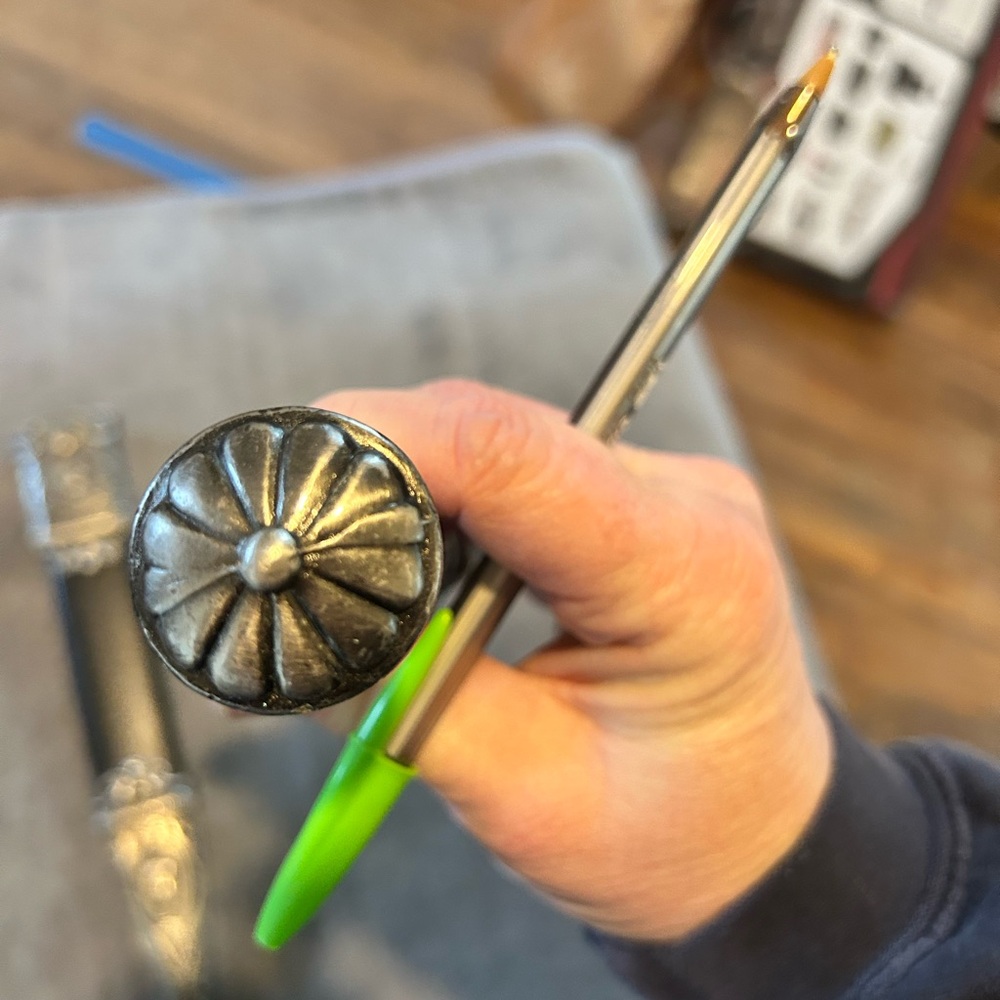 Elegant Silver Floral Knob